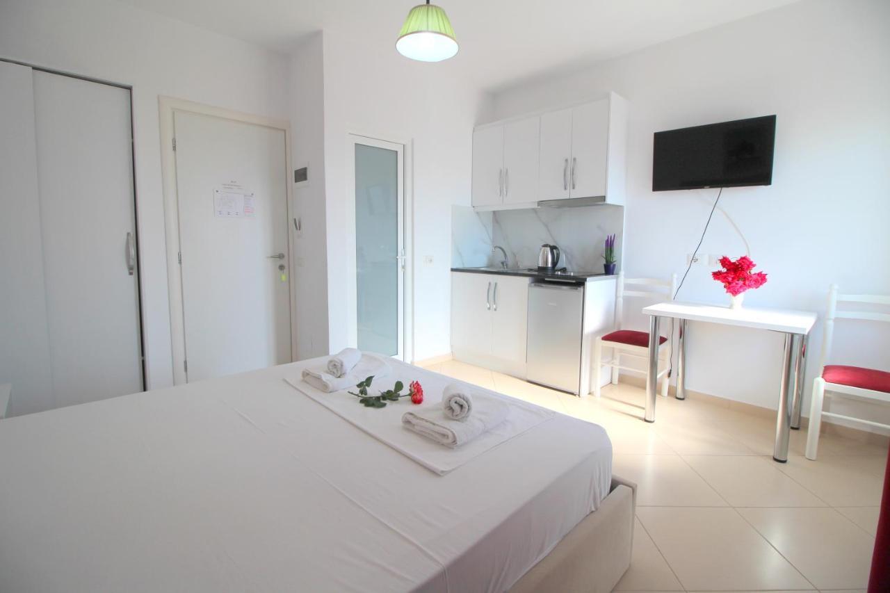 Emerald Inn Ksamil Ngoại thất bức ảnh
