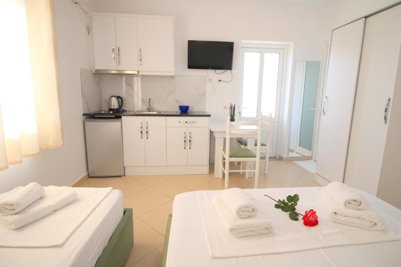 Emerald Inn Ksamil Ngoại thất bức ảnh